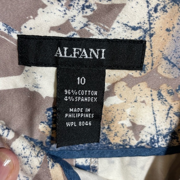 Alfani Straight Skirt Abstract Print in Taupe, Cream and Navy. Size 10 - Picture 4 of 4